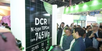 Shri Heeralal Nagar, Hon'ble Minister of State (Independent Charge), Energy Department, Government of Rajasthan along with Vineet Mittal, Chairman, Avaada Group unveiled Avaada's 745 Wp DCR N-Type TOP